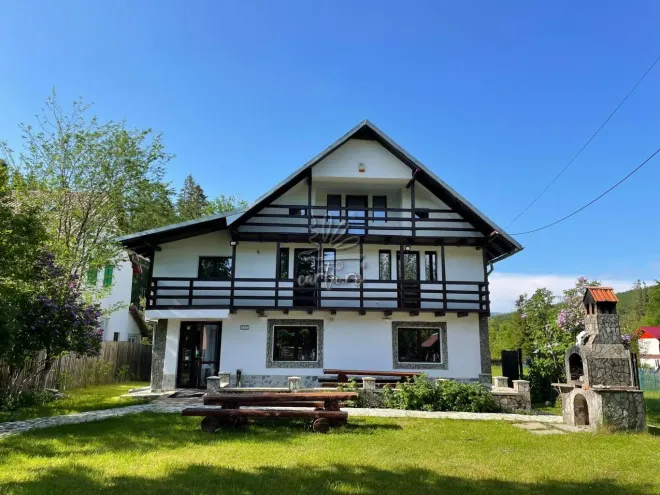 Vila PREDELUȘ