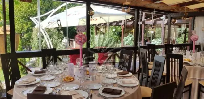 Restaurantul 3 STEJARI
